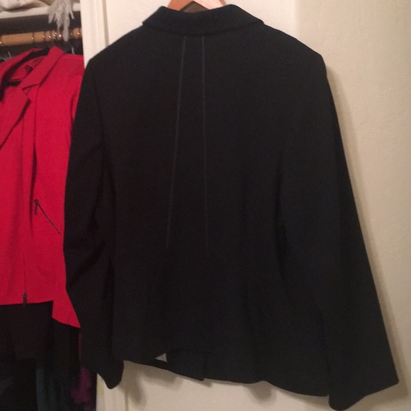 Tuxedo detail blazer - Picture 3 of 5